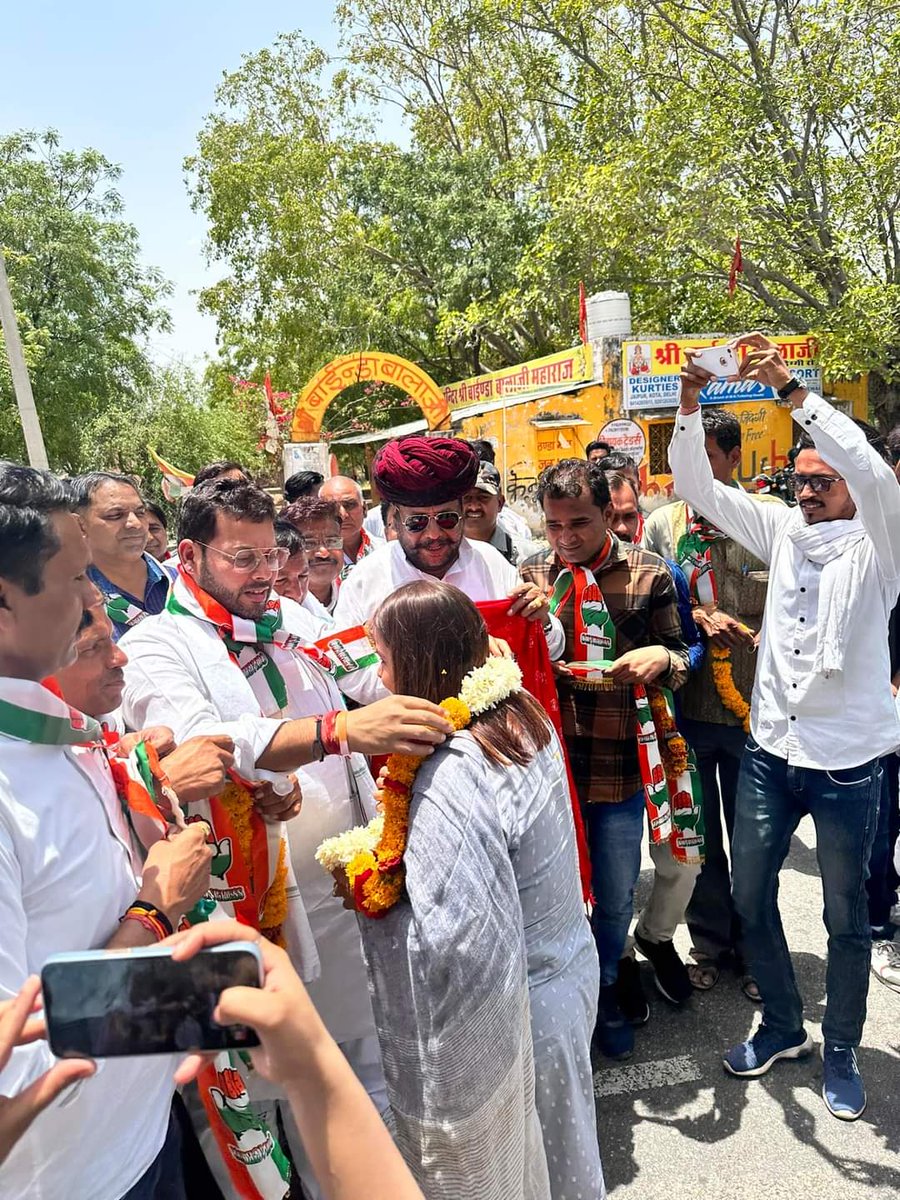 Hemraj_INC's tweet photo. AICC सचिव और राजस्थान की सह प्रभारी श्रीमती अमृता धवन जी का निवाई पीपलू आगमन पर हार्दिक अभिनंदन ।
@AmritaDhawan1
@BairwaPrashant
#pbmla https://t.co/hAuXXJAAGI