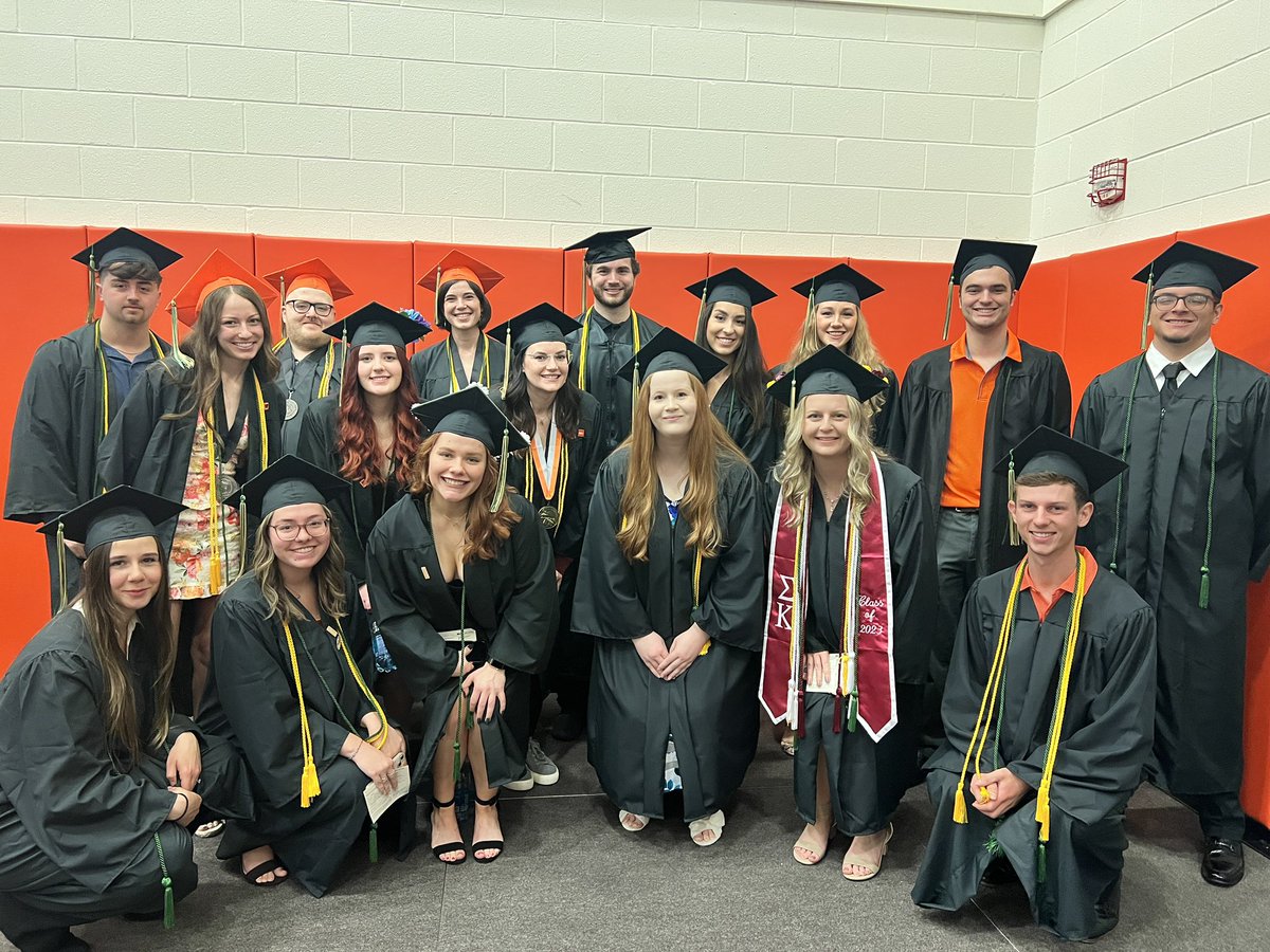Watch out world! These baby MLS birds are about to fly and leave the safety of their #BGSU nest by completing their LAST day of externship. We are so proud of them and know that they will make a positive impact in the clinical lab community. #Lab4Life @BGSUHHS @bgsu @Pres_Rogers