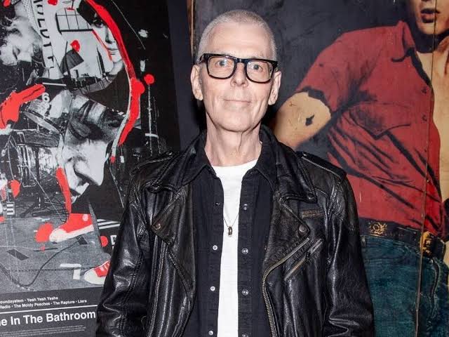 Andrew Rourke, bajista de The Smiths, falleció a los 59 años de edad, por un cáncer pancreático.

El fallecimiento del músico británico fue anunciado por su viejo amigo y colega de formación, el guitarrista Johnny Marr, en las redes sociales. Descansa en paz, Andy...