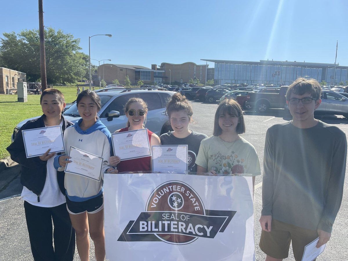 Congrats to this year’s Vol State Seal of Biliteracy recipients! These students have proven their proficiency in English and another language and are ready to go out into a diverse world! <a href="/VolStateSeal/">Volunteer State Seal of Biliteracy</a> <a href="/KCS_DBHS/">Dobyns-Bennett HS</a> <a href="/kcs__district/">Kingsport City Schools</a>