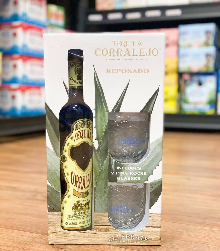 GranTequilas's tweet photo. 🍸📸@fernandezsq2 Hello Tequila Lovers! This might just be the perfect gift set for a tequila lover.
Tequila Corralejo Reposado + 2 glasses🥃🌵

--
#fernandezsq2

Double Tap 🍸🍸 Me Gusta!
TAP BIO for More!
.
.
.
.
#grantequilas #tequila #margarita #margaritas #margaritaville … https://t.co/ZyazJURoft