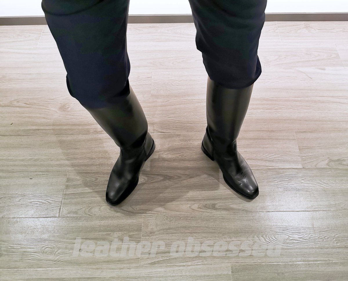 leather_obessed tweet media