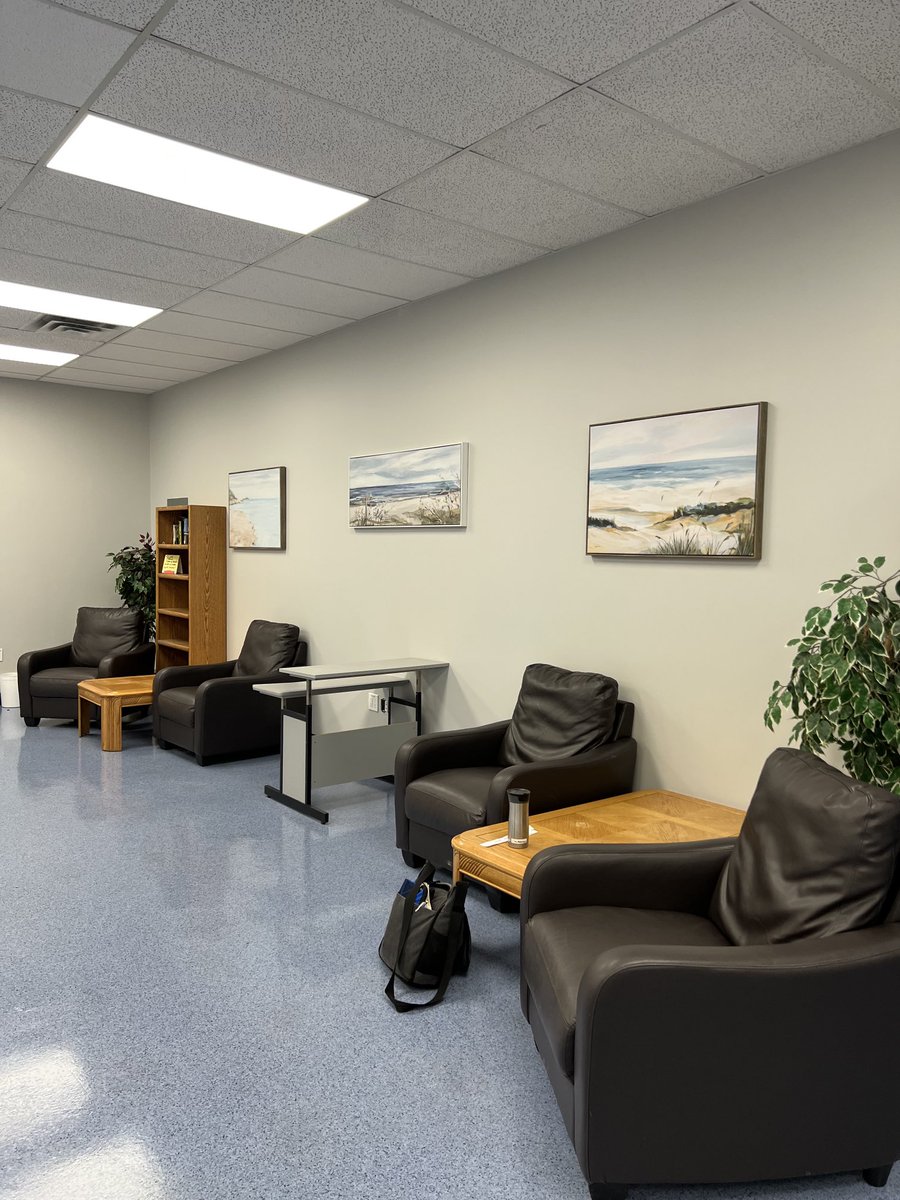 tracycasselman1's tweet photo. Our new staff room and staff meeting space @HEBourgoin. Grateful for the space and the creativity, innovation and joy that will come from here in the future. #creatingpathwaysofhope @nlpsab HUGE thank you to our facilities team! https://t.co/9mfeXkCR3r