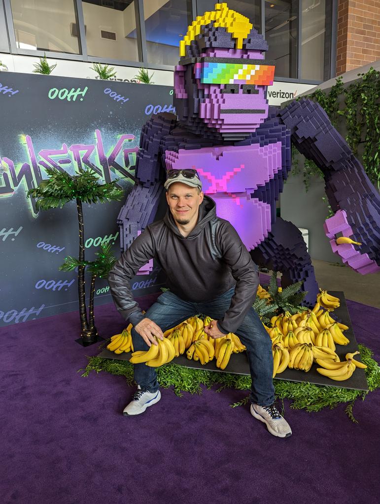 German Mafia again <a href="/CyberKongz/">CyberKongz</a> #ooh #veecon2023