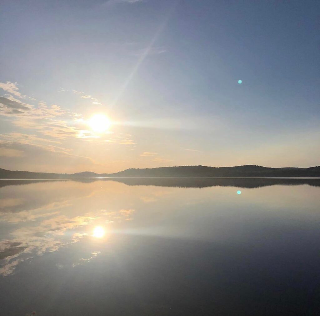 NorthernEdge's tweet image. Morning’s at the Edge just hit different. 

Morning’s on a long weekend, while we await the arrival of our Evolve retreat guests? 

Now that’s a whole other kind of special. 

Whatever you’re getting up to this weekend, we hope you’re doing the things you enjoy with the peop…