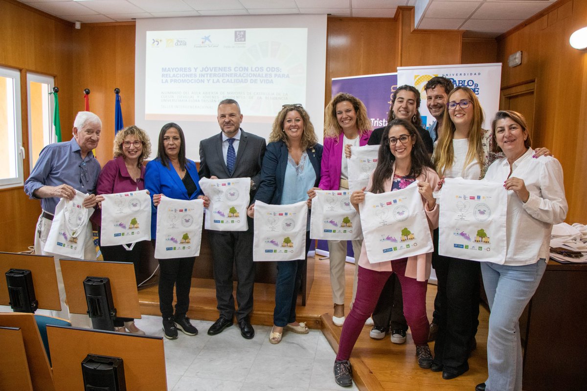 📚El @aulamayoresupo ha clausurado hoy su 1º proyecto intergeneracional sobre los #ODS,  en el que ha participado el alumnado de la sede de Castilleja de la Cuesta y jóvenes residentes de la <a href="/ResFloraTristan/">FloraTristán</a> 
🫶 ¡GRACIAS por hacerlo posible!
ℹ Info en bit.ly/3BGSAKo