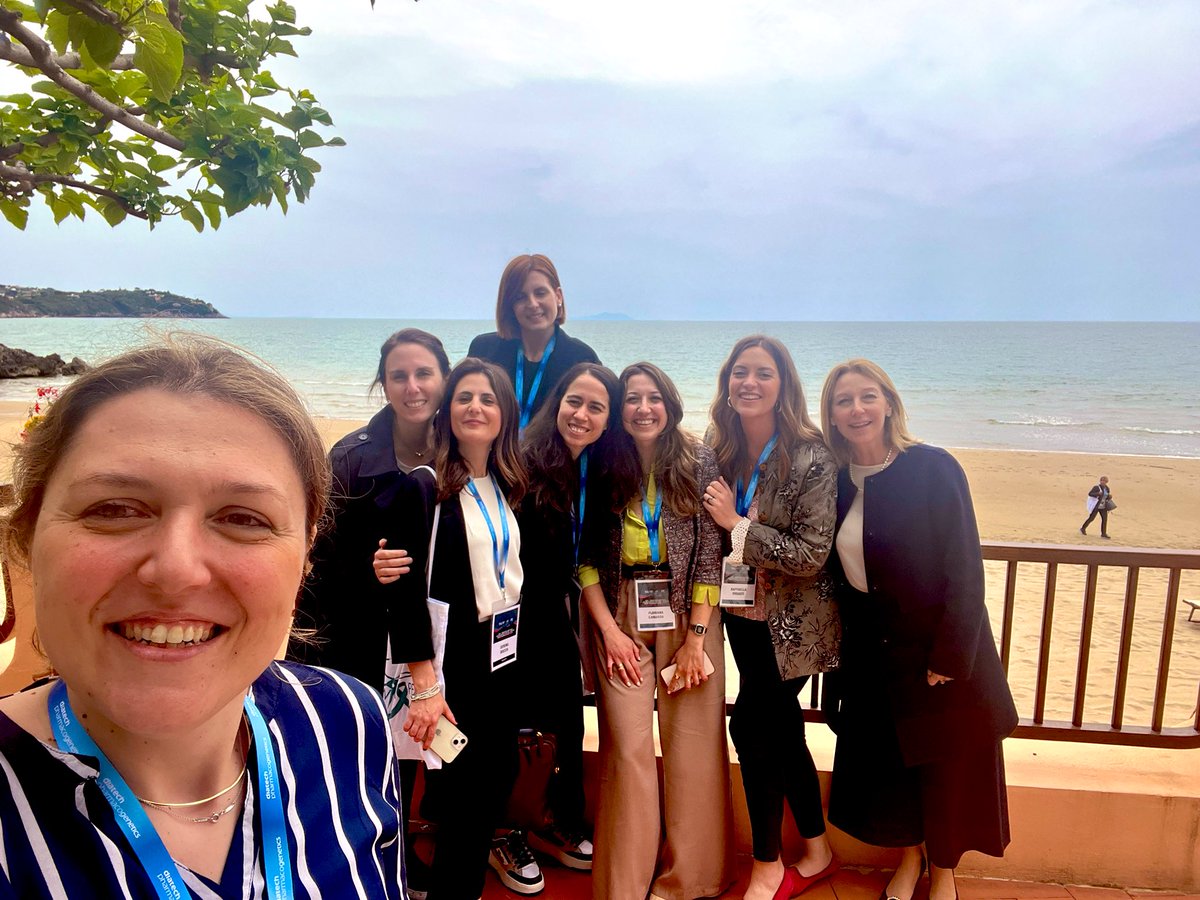 Italian #meetings mean food and good weather!🌈
<a href="/GSK/">GSK</a> <a href="/annafagottimd/">Anna Fagotti</a> <a href="/clamarchetti81/">Claudia Marchetti</a>