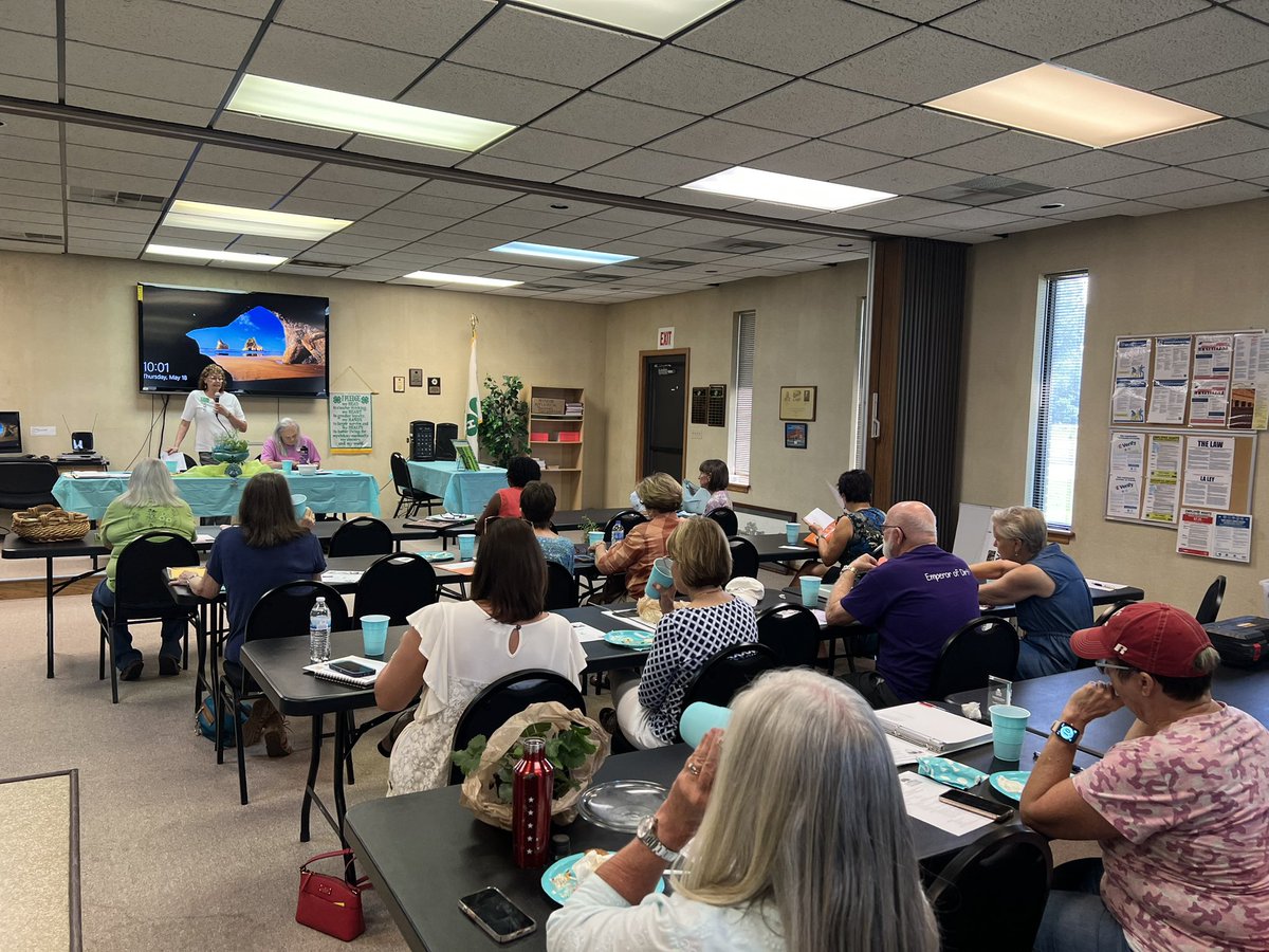 CountyUaex's tweet photo. Lonoke Master Gardeners monthly meeting is this morning, we have several activities planned as we move through the spring . Call the Lonoke County Extension Office at 501-676-3124 for information about “Meet The Masters” on May 27th at the depot on Lonoke , Also , https://t.co/X6XcnYuetR