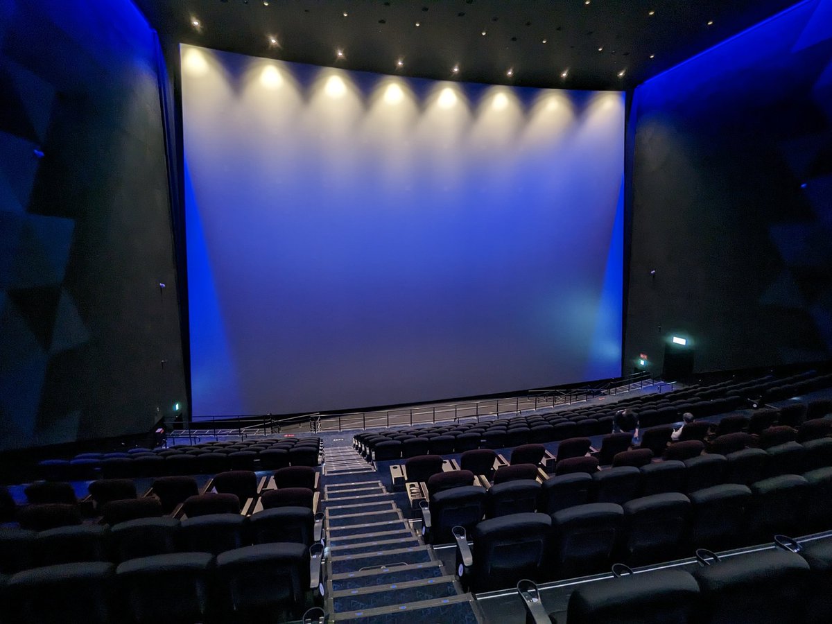 初めてのIMAXフルサイズ作品を体感。 H列で見たけど、フルサイズだと