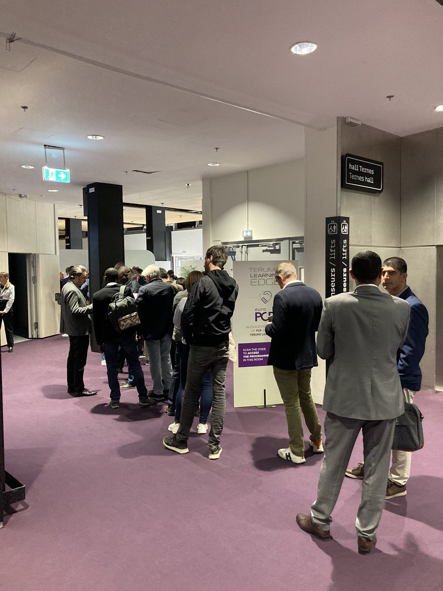 Amazing queues <a href="/terumoisuk/">Terumo Interventional Systems</a> <a href="/PCRonline/">PCRonline 🫀</a> learning edge collaboration simulating cathlab complications in the last hours of #EuroPCR 2023. Please complete our survey capturing complication experience surveymonkey.com/r/829NDHF Best quote ‘this must take priority over new tech sessions’