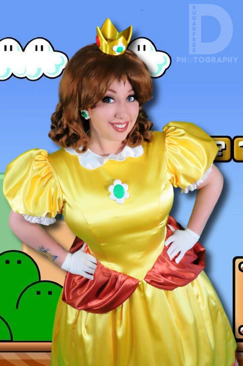 rocketcityanime's tweet photo. BewitchedRaven also works to spread the awareness of invisible disabilities, such as anxiety and depression, and promotes positive behavior and body image in her panels as well as her daily interactions. You can follow BewitchedRaven on Facebook, Instagram, and Twitter!
#cosplay https://t.co/NgA2TGELrz