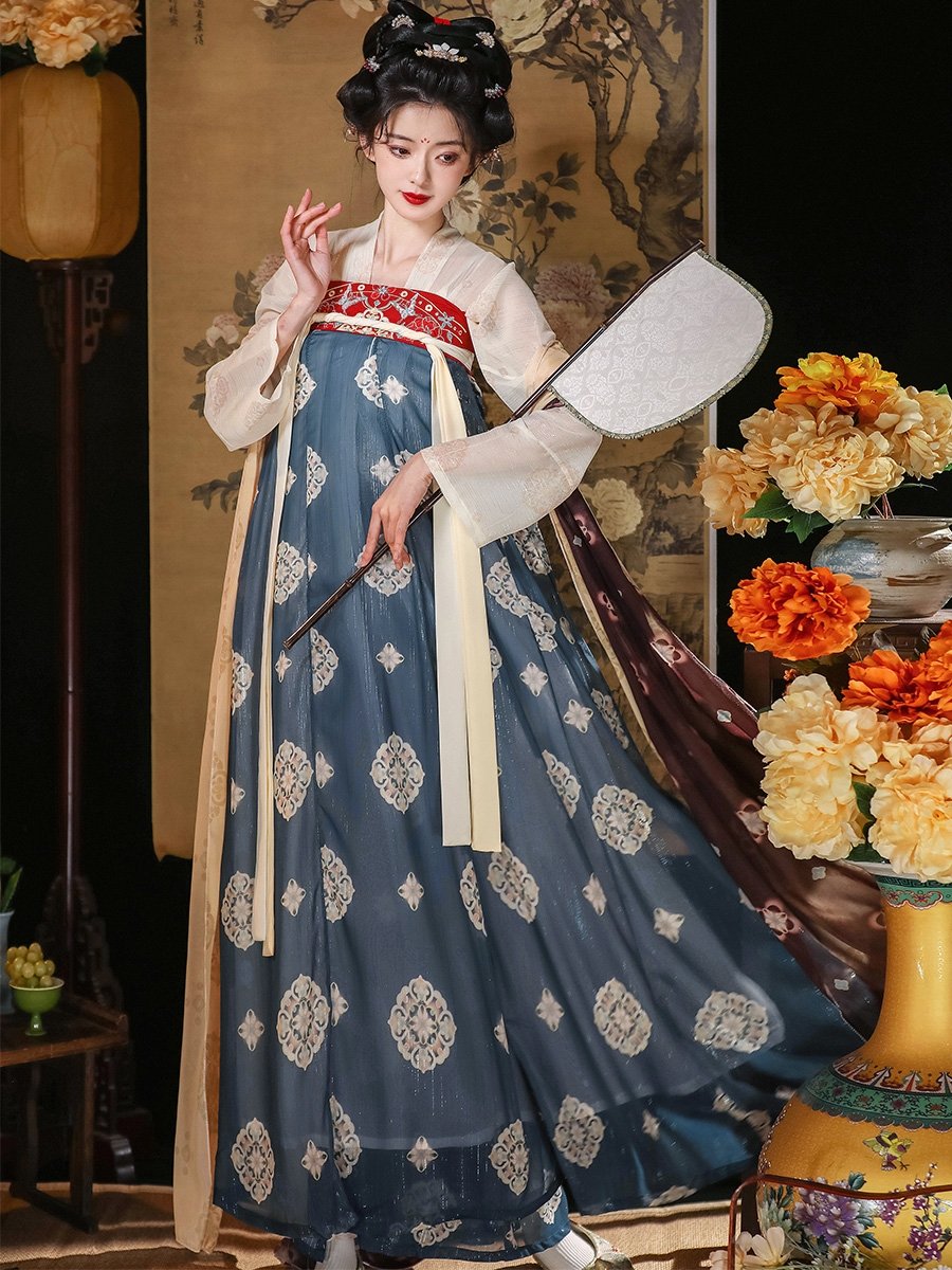 Beautiful_Hanfu's tweet photo. 唐制汉服 
Hanfu of Tang Dynasty style 

#ChineseCostume #中国风 #中華風
 #Chinese_style #hanfu_challenge
#汉服 #漢服 #한푸 #hanfu https://t.co/xLfWGrzTZK