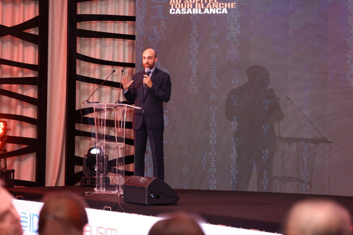 AusimMaroc's tweet photo. #AUSIM #ORANGE #PARTENARIAT

🎤Le Président de l'@AusimMaroc , @HiChiguer   dressé son mot d'ouverture lors de la deuxiéme édition du Forum de la Transformation digitale, organisée par @OrangeMaroc  et en partenariat avec l'@AusimMaroc, AOB , @Huawei, @Fortinet et la Berd. https://t.co/UVd570a99w
