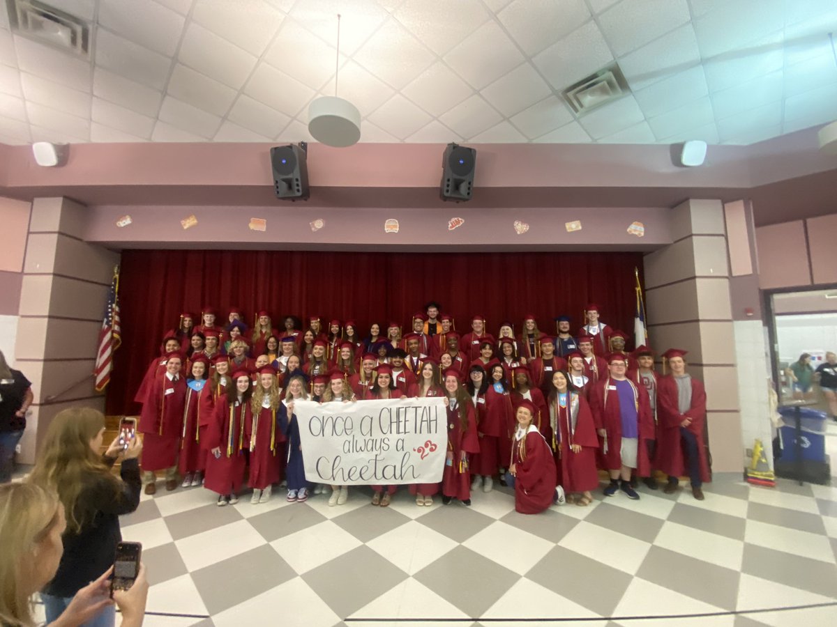 LizRusso77's tweet photo. Loved seeing our Cheetah-Chargers in their caps and gowns this morning at Park Glen Elementary. #SeniorWalks2023 #ChargerNation @KellerCentralHS @ParkGlenES @KellerISD @chsseniors23 https://t.co/YgKkL4kBi9