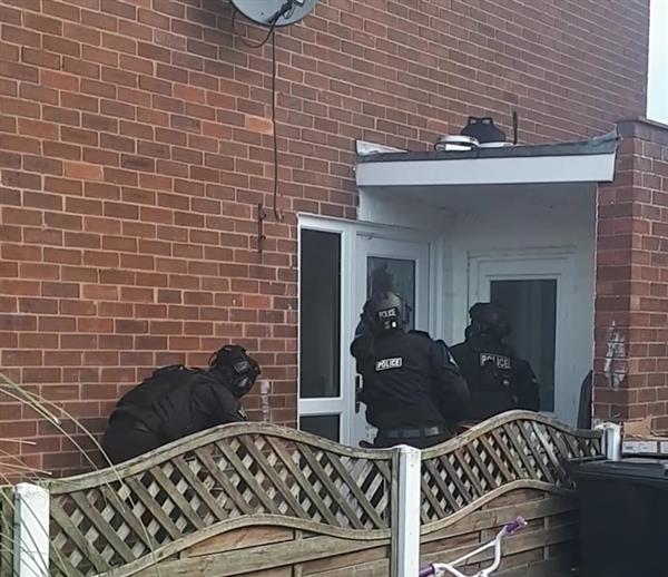 ShrewsburyCops's tweet photo. Pc 2578 - Harlescott and Sundorne safer neighbourhood team with the help of @K999Cops carried out a drugs warrant  in Harlescott this morning.

An arrest for drug related offences was made. They remain in police custody at this time.

#policingpromise #impactarea @Supt_Hancox https://t.co/LcqXdjP6Ck