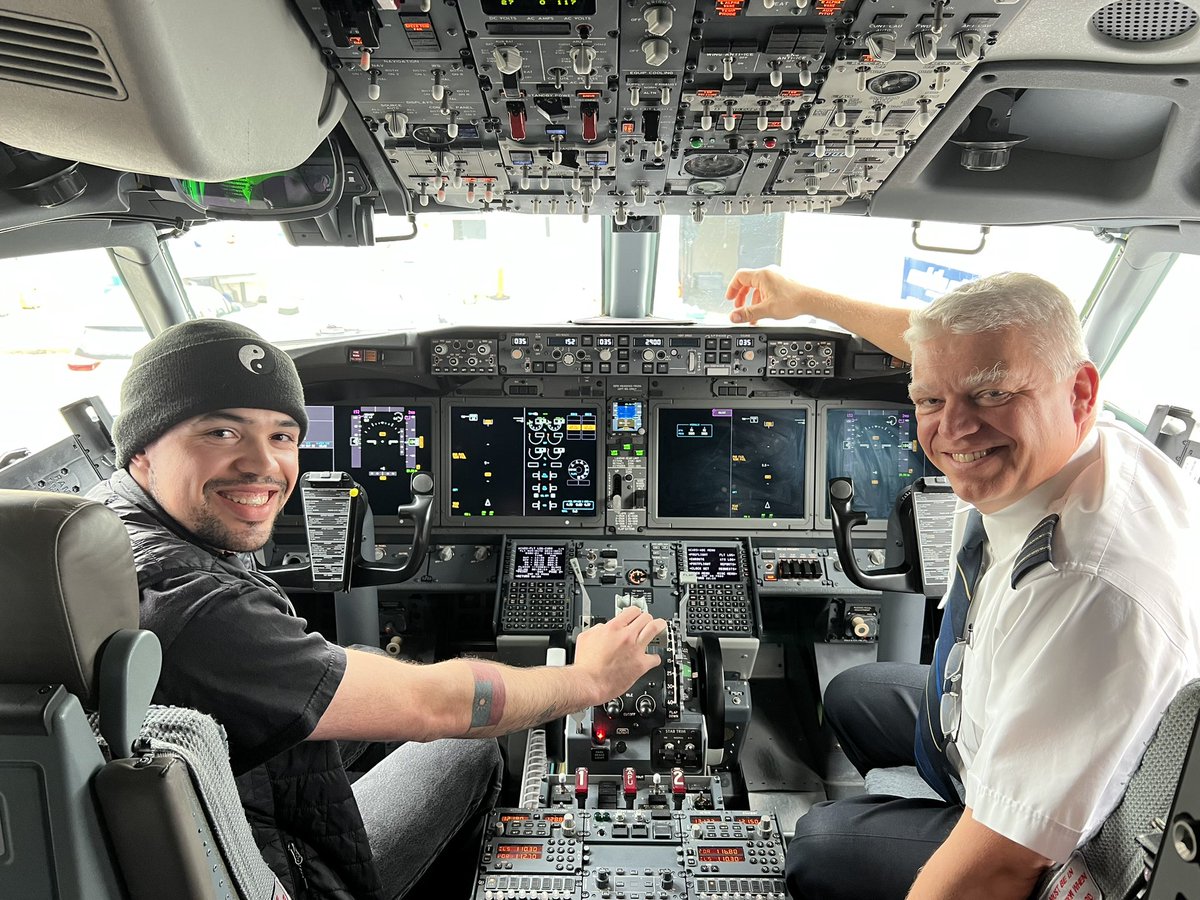 Thursday, May 4, 2023. KSEA/SEA - KBOS/BOS. My flight AS306 Alaska Airlines (N926AK) Boeing 737 MAX 9. It had to make nonstop and took 5h 7m. The front cockpit and say hello to both Captain Kent and First Officer Michael. #iFlyAlaska #AlaskaAirlines #N926AK @AlaskaAir