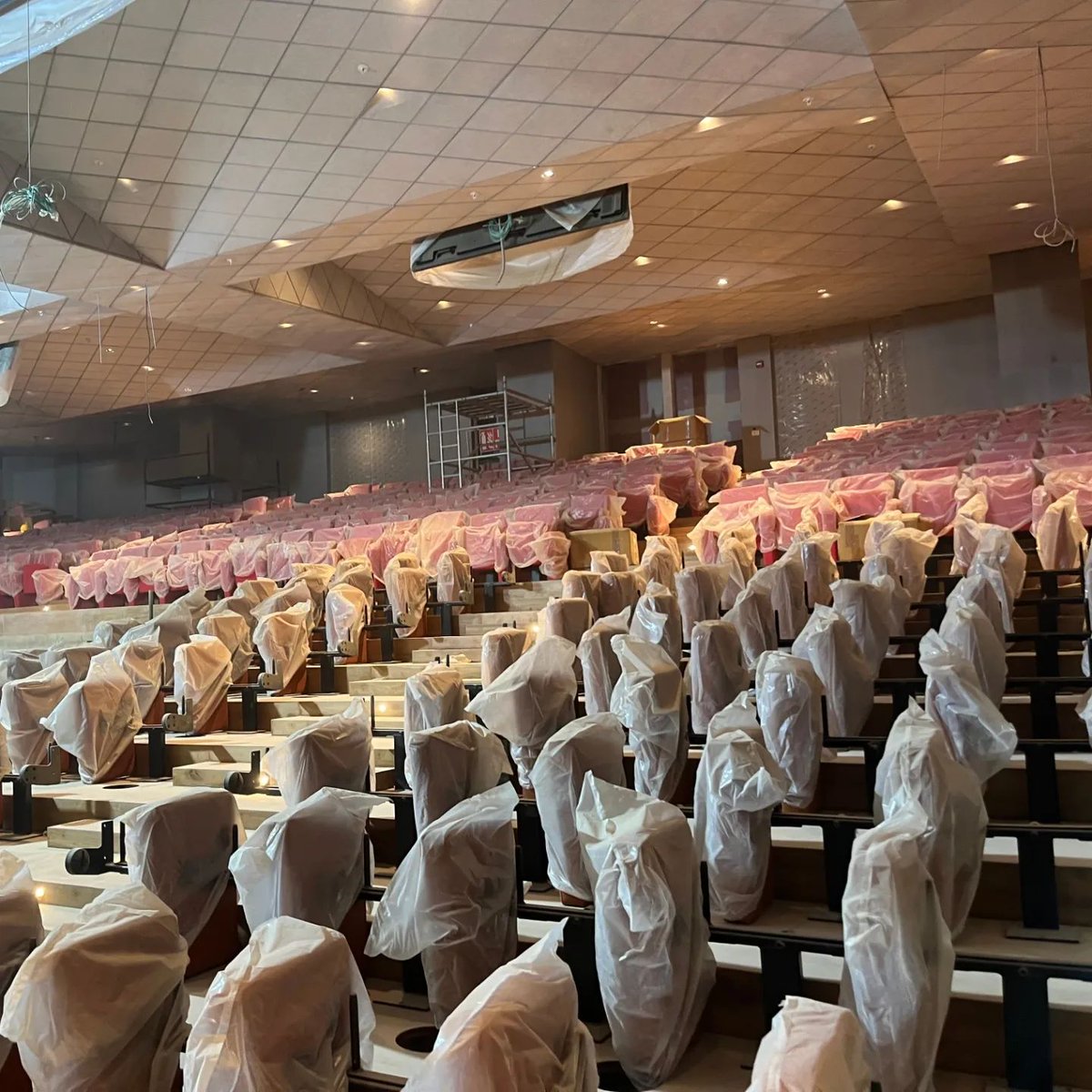 IndianTechGuide's tweet image. 🚨 Asia&apos;s largest convention centre, IICC Dwarka in New Delhi set to begin operations on 1st Oct, 2023.