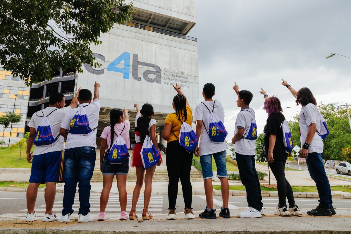 Rivierh's tweet image. Estos recursos se traducirán en programas sociales, modernización de infraestructura , fortalecimiento de la educación como motor de transformación y consolidación de una nueva vocación económica basada en ciencia, tecnología e innovación. #ValledelSoftware 🧶