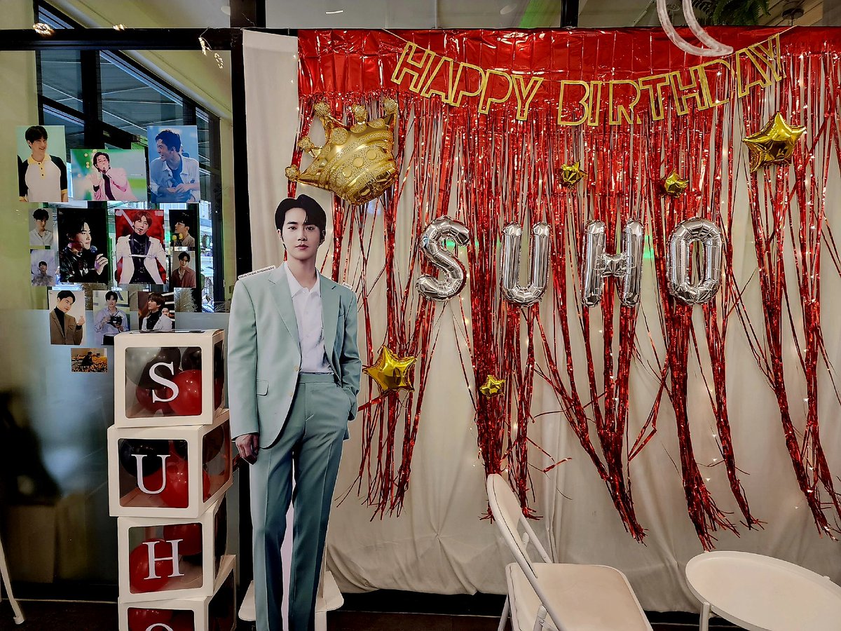 COTTONLAND_BKK's tweet photo. 🎂 2023 ʜᴀᴘᴘʏ ꜱᴜʜᴏ ᴅᴀʏ 🎂

☕️🄼🄸🄽🄸 🄲🄰🄵🄴
📸🄿🄷🄾🅃🄾🄱🄾🄾🅃🄷
🎁🄶🄸🅅🄴🄰🅆🄰🅈 &amp; 🫶🏻 Special Giftsets from @Anua_Thailand ✨️

📍@memo_station

🥕19-23 MAY 2023

🐰 มีใครอยากพาสแตนดี้พี่จุนกลับบ้านด้วยมั้ยคะ 👀👋🏻
#HappySUHODay
#MelodyinCottonLand https://t.co/YNwd7T05Pp