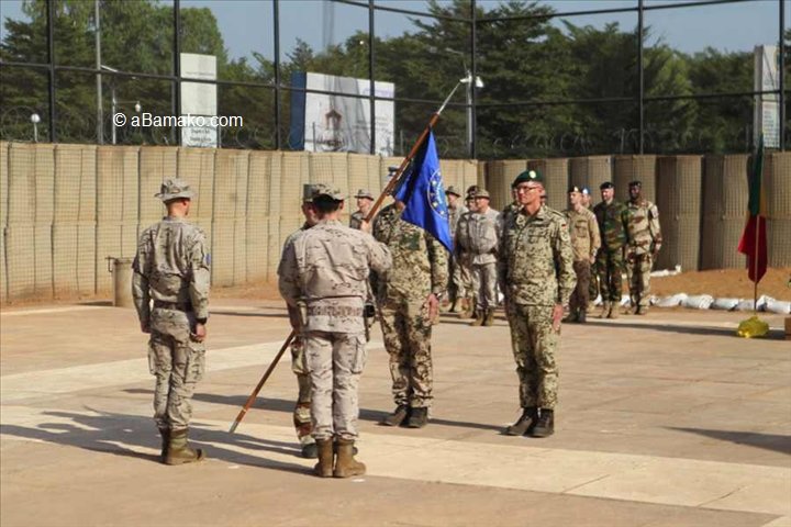 aBamako's tweet photo. L’UE met fin à sa mission de formation militaire pour cause de << Présence de Wagner >: Le dernier contingent de l’EUTM a quitté le Mali hier jeudi..https://t.co/AKgR9pZQMn https://t.co/EtyLuskxP9