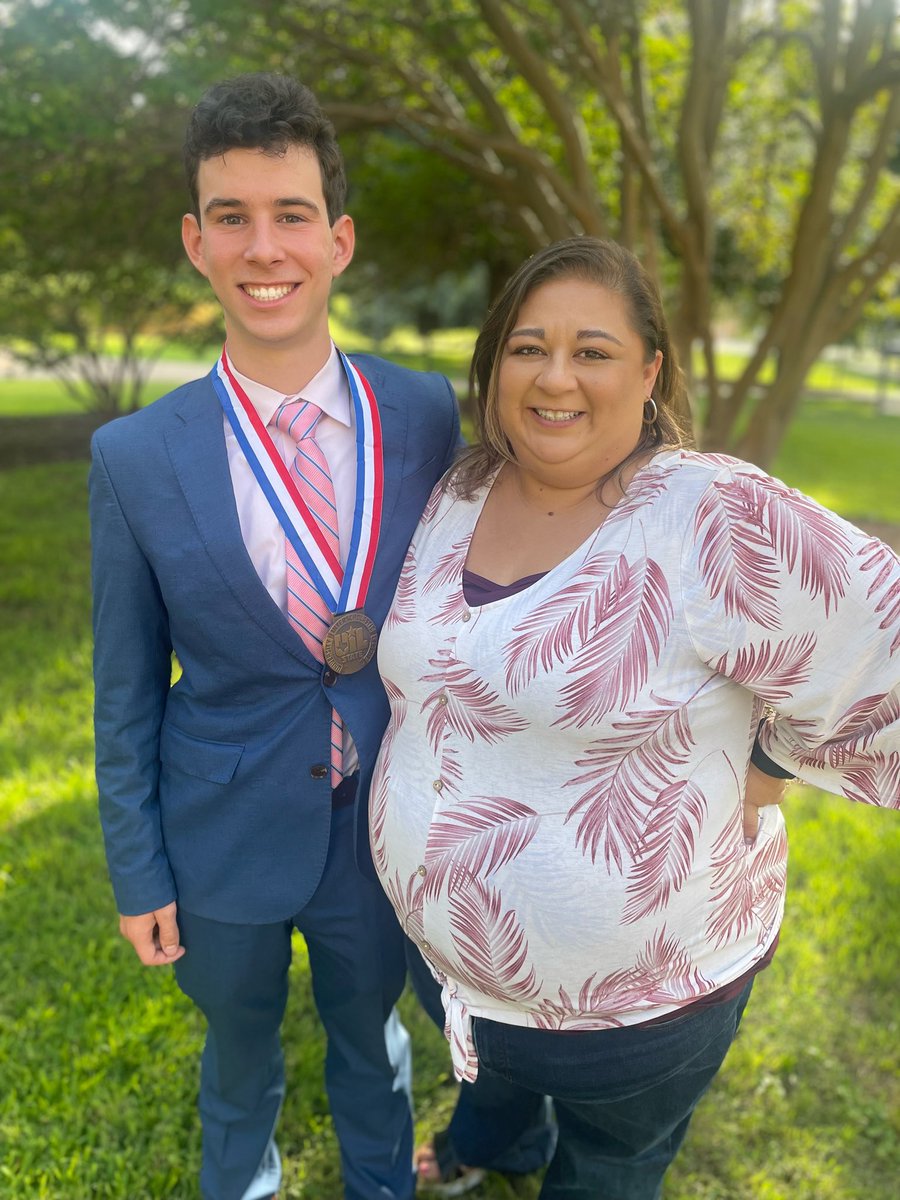 tm_speechdebate's tweet photo. Coming home with 3 medalists and a lot of great memories!!!  #tmspeechdebate #UILState #TMfamily https://t.co/pCeRBs13P5