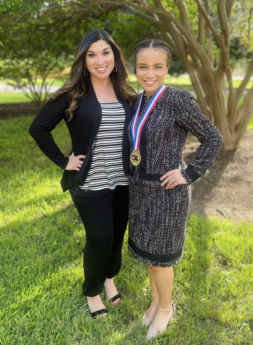 tm_speechdebate's tweet photo. Coming home with 3 medalists and a lot of great memories!!!  #tmspeechdebate #UILState #TMfamily https://t.co/pCeRBs13P5
