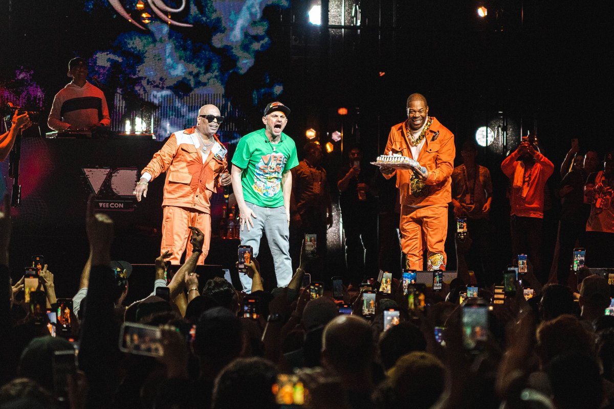 Love wins <a href="/garyvee/">Gary Vaynerchuk</a> <a href="/BustaRhymes/">Busta Rhymes</a> <a href="/veecon/">VeeCon</a> #VeeCon2023 #veecon