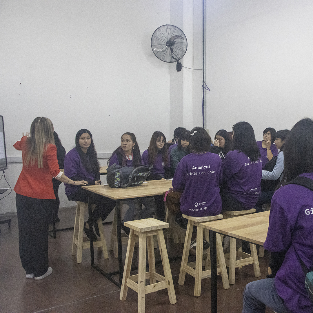 UNQoficial's tweet photo. 🗣La UNQ fue anfitriona del evento #AmericasGirlscancode

👉Se realizó en la Bernalesa con la presencia de autoridades de la UNQ y de organismos nacionales e internacionales.

💬El evento está organizado por la @ITU, en colaboración con @InnovacionAR.

🔗https://t.co/hJaKhSAhHL https://t.co/CdFupUVY7e