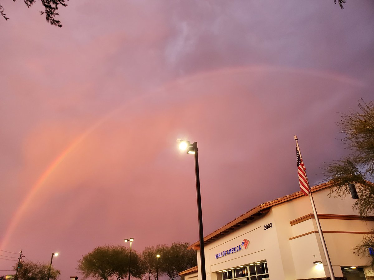 My day yesterday started at the grandest of canyons. Then drove through Sedona and ended the day back in Pheonix with a beautiful rainbow and sunset.  🌈 😍