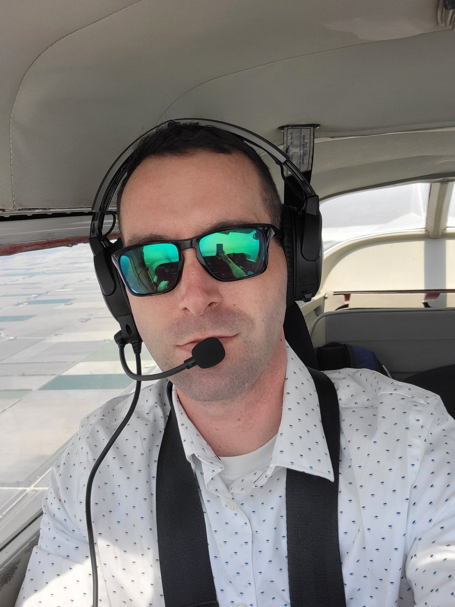 davevallillee's tweet photo. Urgent request to serve court docs within hours of receipt. Scrambled the Cessna (lol) and got it done. #seriousface https://t.co/5HbdJDVmGM