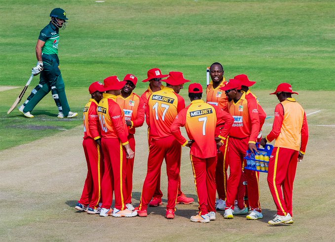ZTNPrime's tweet photo. #2ndOneDayer RESULT | Zimbabwe Select beat Pakistan Shaheens by 80 runs to go 2-0 up in the 6 match series.
π
Blessing Muzarabani was named player of the match.
πNext match is set for Sunday from 9 am.
#GetThePicture #FillUpHarareSportsClub https://t.co/SXdTMRItiA