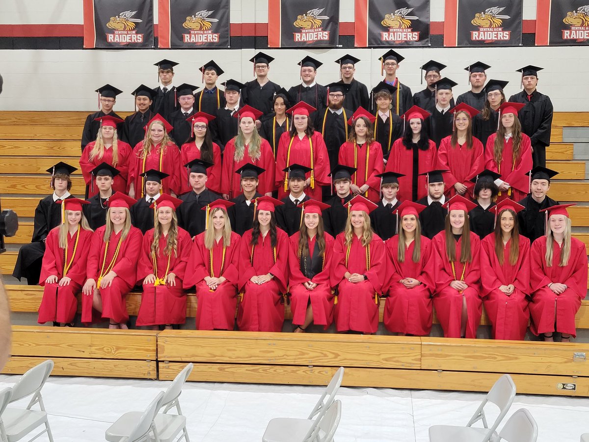 Sneak Peek:

The first official photo of the Central A&M High School Graduating Class of 2023!

Plus a few other shots....

Join them as they make it official tonight at 7!

#IAGDTBAR #RaiderStrong