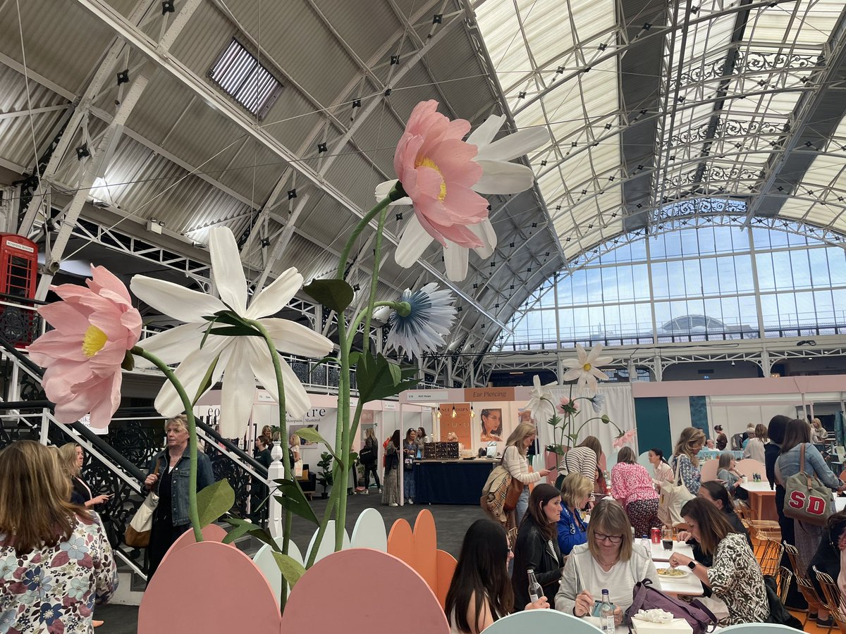 aliceoutthere1's tweet photo. Wow! If you're in London - come along to @MidlifeLive ! I'm Unleashing my Inner Adventurer at 4pm with @Intrepid_Travel and #postcardsfrommidlife https://t.co/7k2fRLoxo3