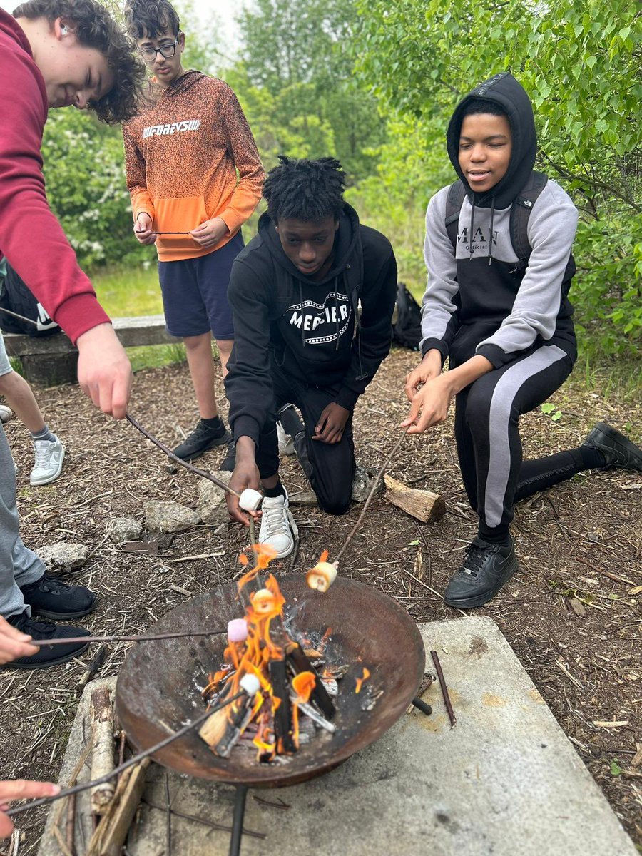 📢 #SkillsAcademy Day 11 📢 Another fantastic day at Pinkston Watersports for S4 <a href="/St_Rochs/">St Roch's Secondary</a>! Today it was paddle boarding, bushcraft and team building. #MaximiseMay 🚣🏾🪵🔥