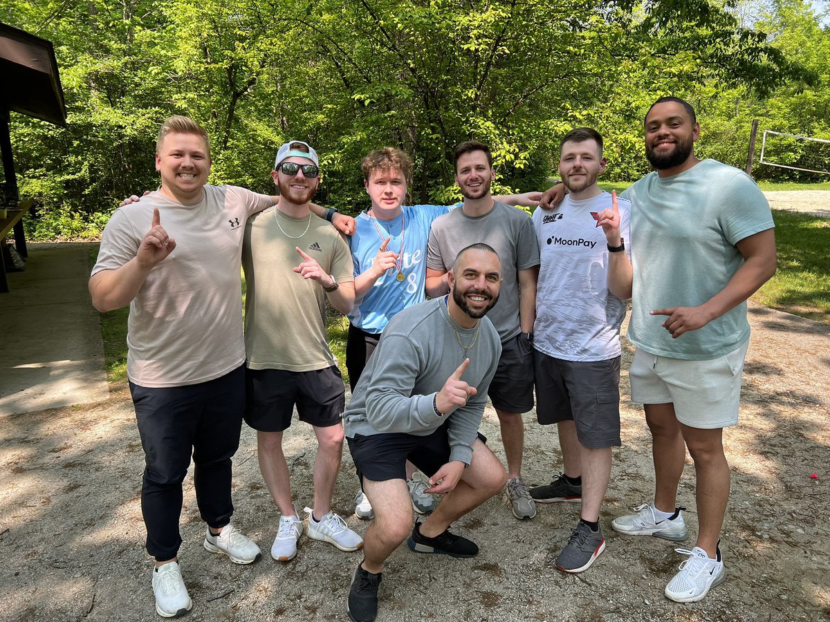 Logan Hoffer tweet media