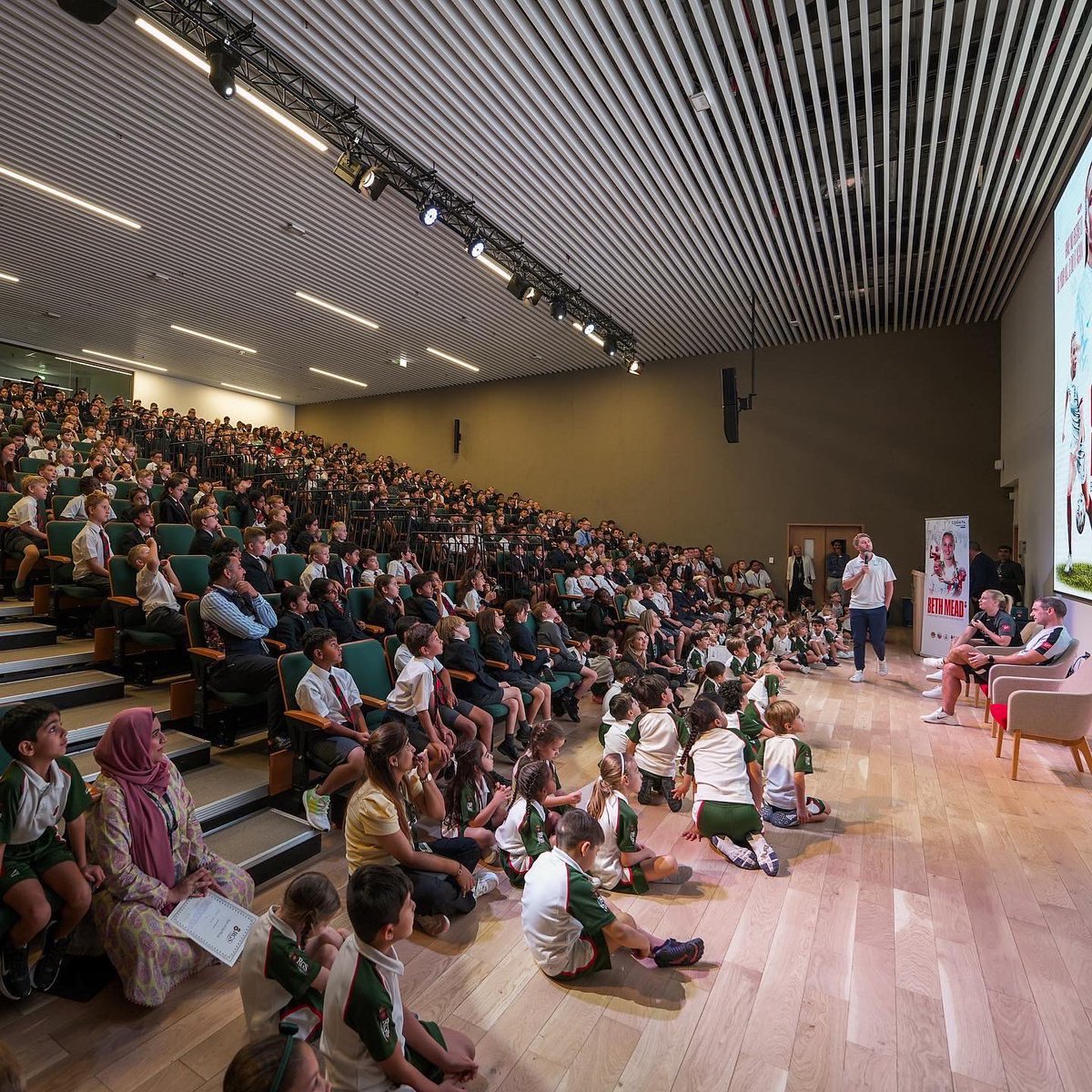 An unbelievable experience for our pupils this morning with a visit from Beth Mead MBE @bmeado9 🦁🏴󠁧󠁢󠁥󠁮󠁧󠁿 Thank you Beth, @CognitaSchools , Cognita Enrich ME for these unrivalled experiences! #CognitaWay #EnrichME