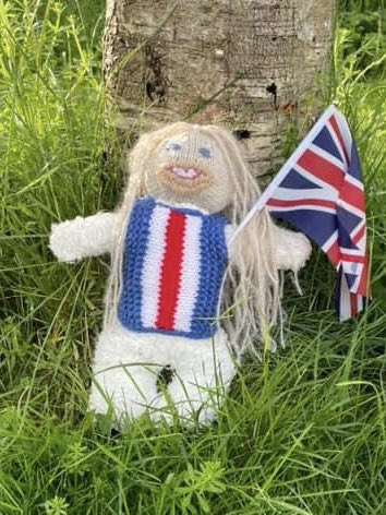 ChelleDeanMusic's tweet photo. @SamRyderMusic Oh hey, Sam. We’re coming to see you at Pub in the Park tomorrow &amp; have a special guest in tow… It’s KNITTED SAM RYDER! 😍 https://t.co/9XakcbXPt9