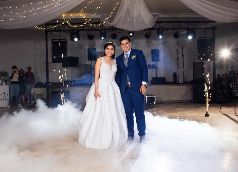 conritmo_dance's tweet photo. 💍 Bellas imágenes del #matrimonio de Edy &amp; Giane quienes ensayaron con nosotros sus #coreografías de #vals y #cortedehonor. Excelente experiencia.
🙌 Gracias queridos amigos. Muchas felicidades.

🅾️ Videos en nuestro canal de YouTube de Ritmo. Suscríbete para más #dance #loja 🇪🇨 https://t.co/46g2RMo5bF