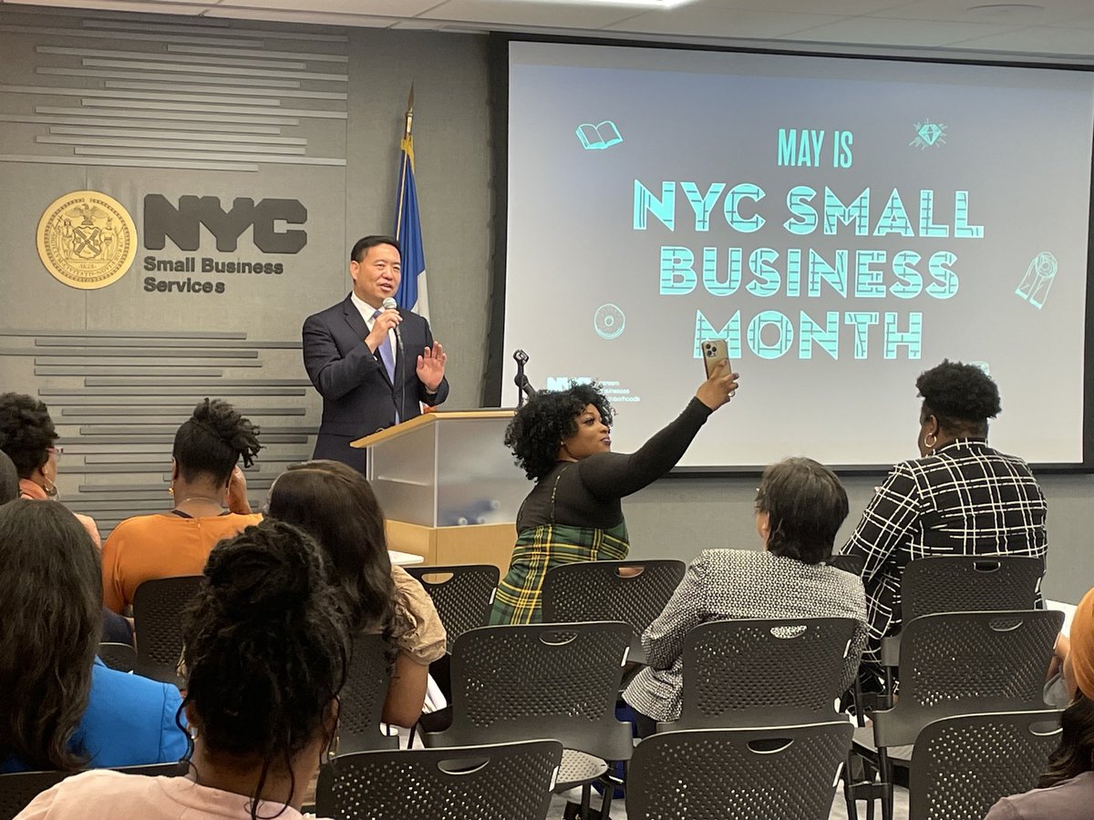 NYC_SBS's tweet photo. We hosted a #MWBE Contracting Symposium for #SmallBusinessMonth featuring:
 🗒️ tips and best practices
💼 upcoming opportunities
🫱🏽‍🫲🏿 networking w/ @NYC_SBS staff &amp; @nycgov agencies
 
Missed the event? Get one-on-one help: https://t.co/K8FftQdJqn https://t.co/OsgCxZxRCC