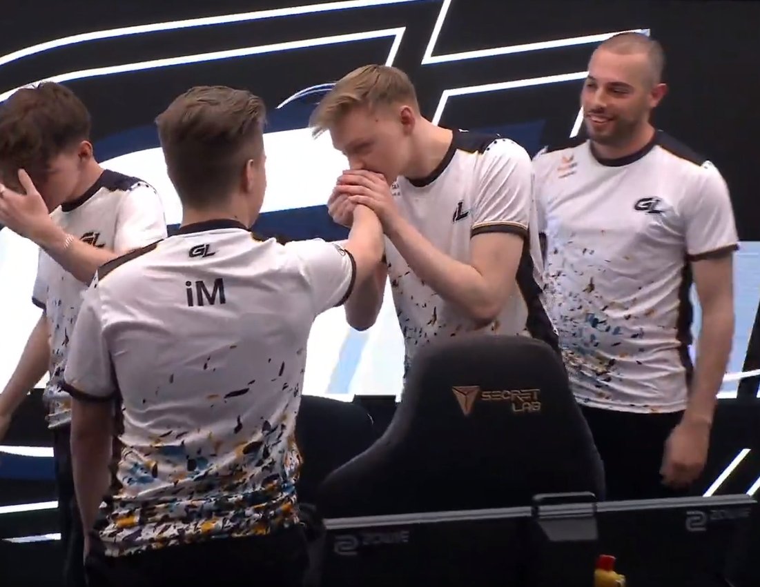 GOD <a href="/iMeCSGO/">NAVI iM-</a>