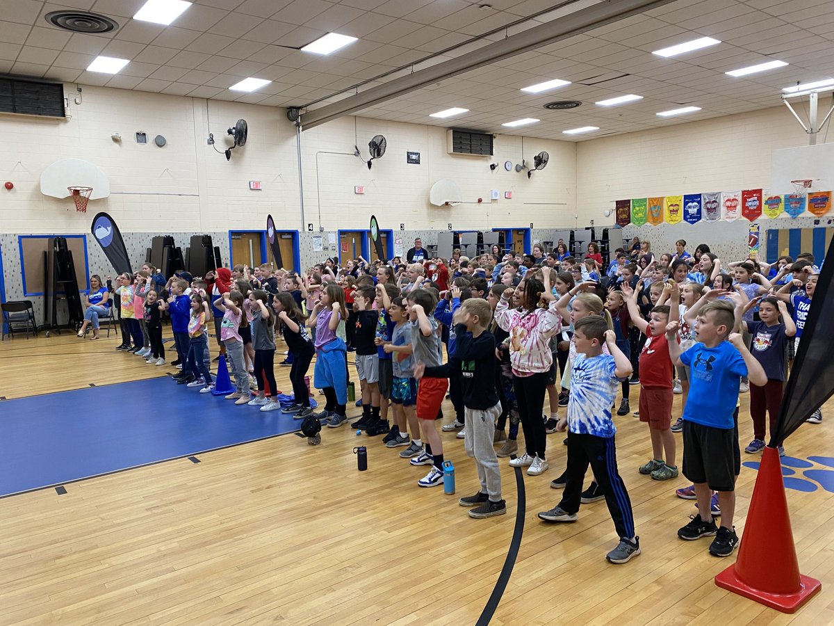 MissMollyGrade2's tweet photo. We are confident, loved, and capable! 💪🏻 Thank you LeadU for the amazing assembly this Fri-YAY https://t.co/a6NVJ7PEwY