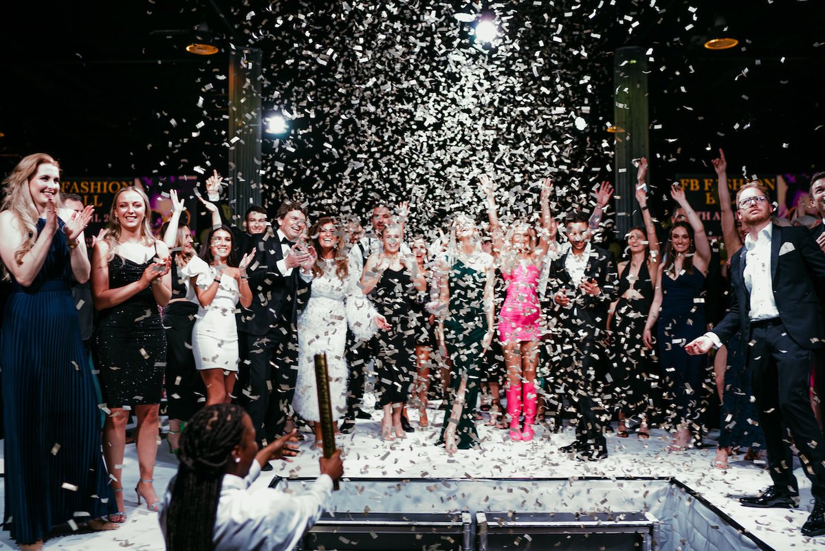 Thank you to THOMAS COOMBS, VIP Sponsor <a href="/FBFashionBall/">FB Fashion Ball</a>; TOM BOND presented an award to ED FORTH, Squire Patton Boggs for Outstanding Young Male Professional of the Year.  thomascoombs.com
<a href="/ThomasCoombsAcc/">Thomas Coombs</a> <a href="/lisadarwin1111/">Lisa Darwin</a> @edwardwilliamforth <a href="/SPB_Global/">Squire Patton Boggs</a>