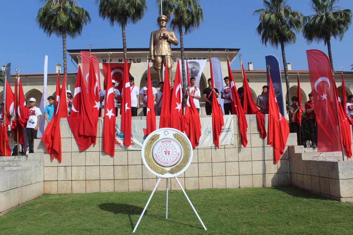 ‘19 Mayıs Atatürk’ü Anma Gençlik ve Spor Bayramı’ 104’üncü yılında ülke genelinde olduğu gibi Mersin’de de büyük bir coşkuyla kutlandı.

mersin.gsb.gov.tr/HaberDetaylari…

#GSB #MersinGSİM #SporŞehriMersin #GSBHepYanında #TürkiyeTekYürek #HepYaşımız19 #19Mayıs🇹🇷

@kasapoglu @gencliksporbak