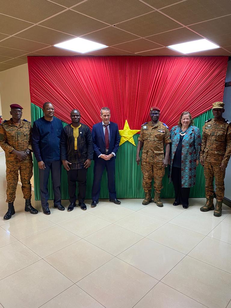 AmbCanBFA tweet media