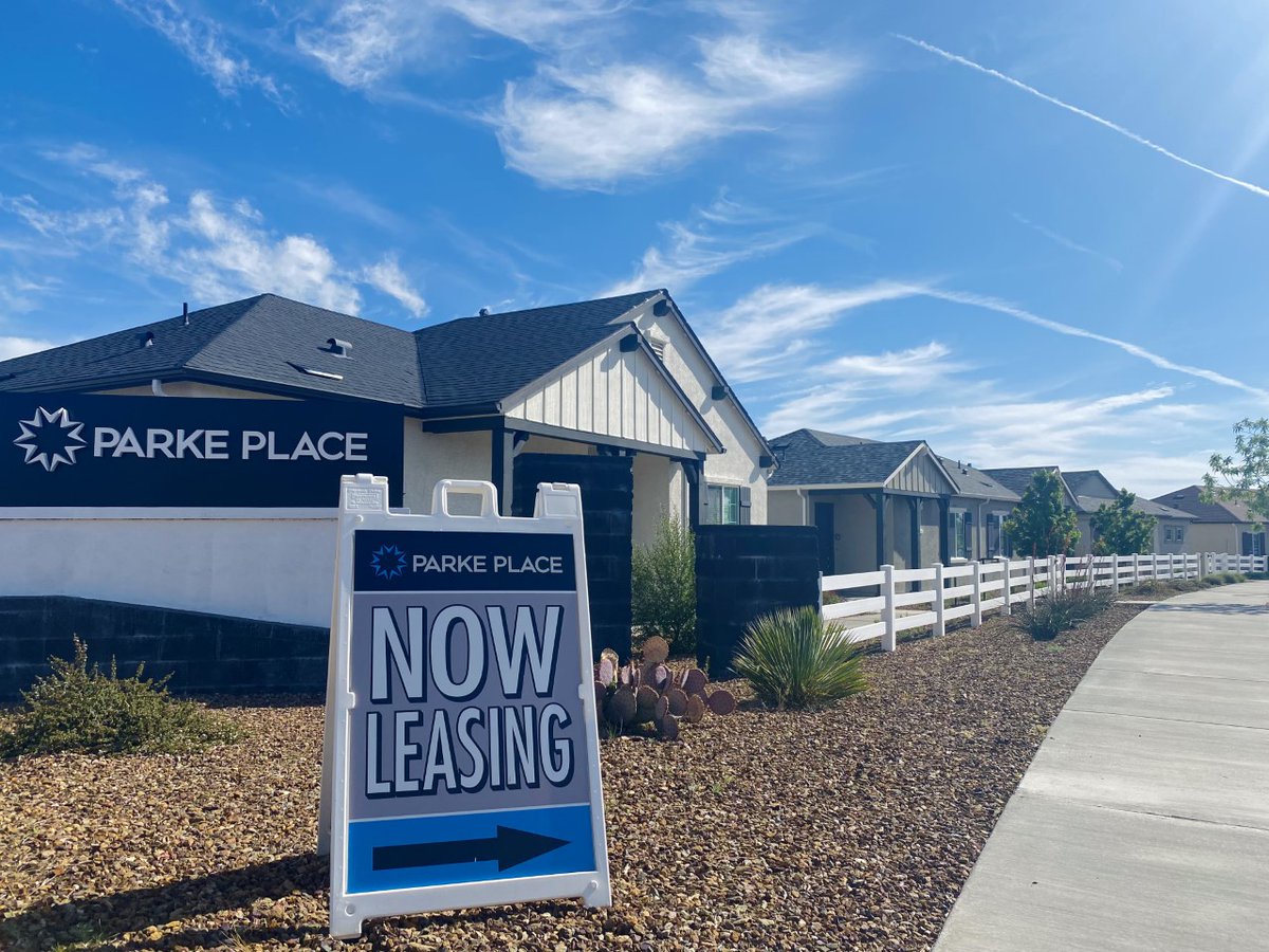 Find your new apartment home this weekend at the luxurious Parke Place!

Call, Stop By, or Apply Online Today at (928) 775-3131 
parkeplaceprescott.com 

#LoveWhereYouLive #PrescottValley #LuxuryRentals #WelcomeHome