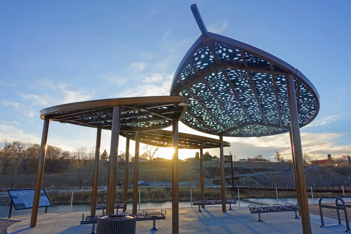 Poligon leaf structures are a uniquely designed shade canopy reflective of nature. They can be configured as a singular leaf or grouped together with multiple leaf structures using shared columns for less ground interference.
#parksandrec #shade #pavilion #parksandrecreation