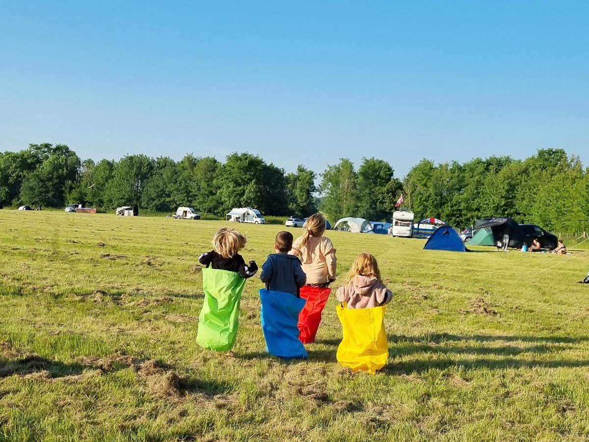 pitchup's tweet image. This friendly place is a good spot for keen walkers, as it’s near the #NorthDownsWay. Plus, the White Cliffs of Dover are a short drive away.
📍#Kent

pitchup.com/campsites/Engl…