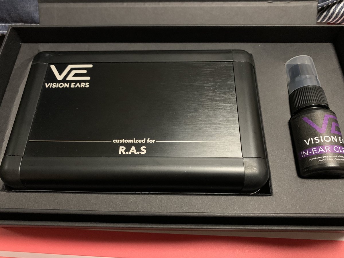 Shuna4532's tweet image. my new gear

VISION EARS VE6XC✨✨

4月1日のポタフェスの時に頼んだのが、今日入荷連絡が来て仕事終わりに引取りに行きました˙˚ 𓆩 (*´▽`*)✿𓆪 ˚˙

本当はお嬢さんに写真撮ってもらい、Twitterにあげてもらいすっとぼけてからシレッと着弾報告するつもりでした🤣
#VE6XC 
#カスタムiem