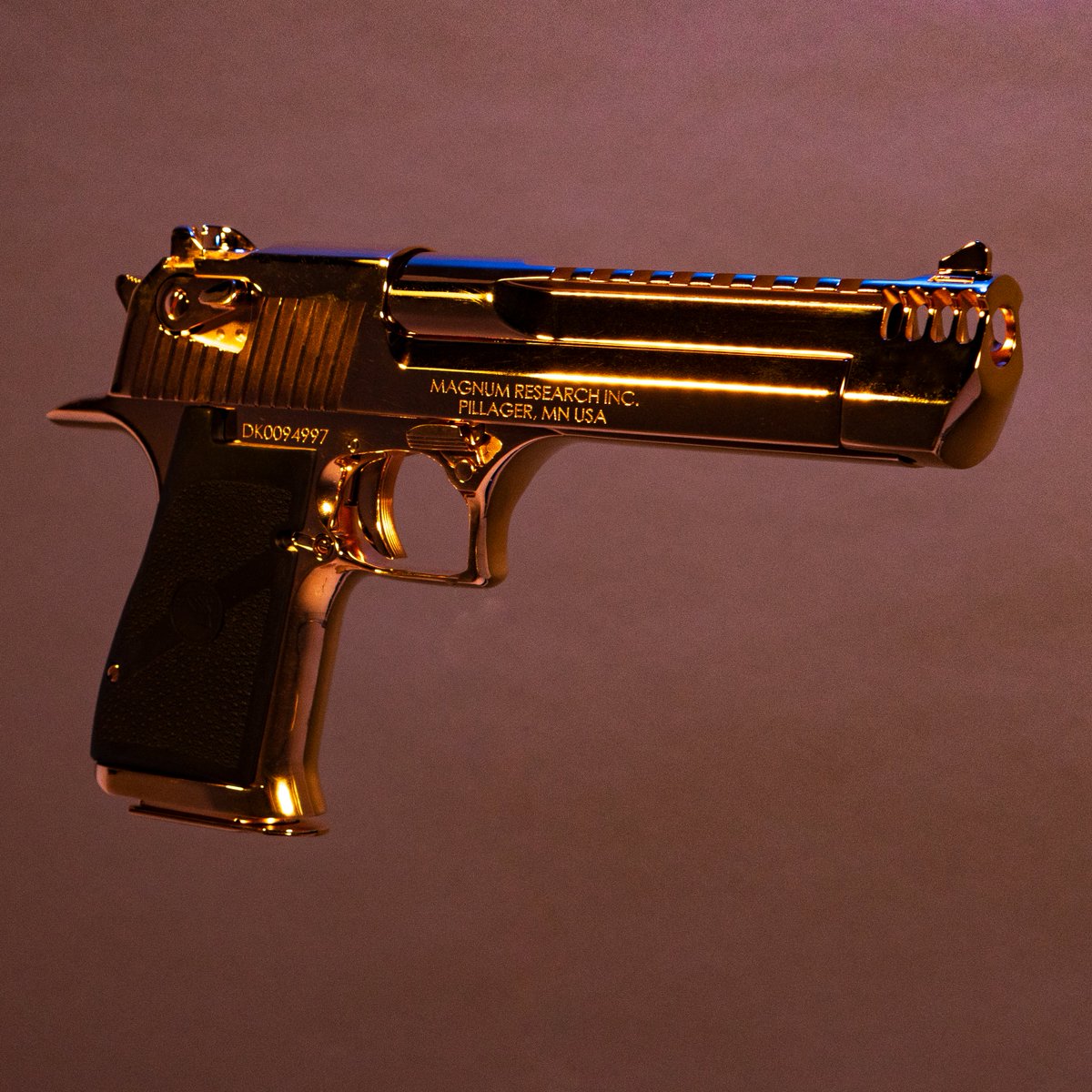 therealgunbros's tweet photo. A Desert Eagle is an awesome gun to have on GUNTICKETS, but a 24-karat gold Desert Eagle is a momentous occasion! It's heading to GUNTICKETS this afternoon!
#gold #magnumresearch #deserteagle #24karat #golden #goldgun #goldengun #pistol #eagle #shiny #allgold #buygold #gunbros https://t.co/xsILezRmDA
