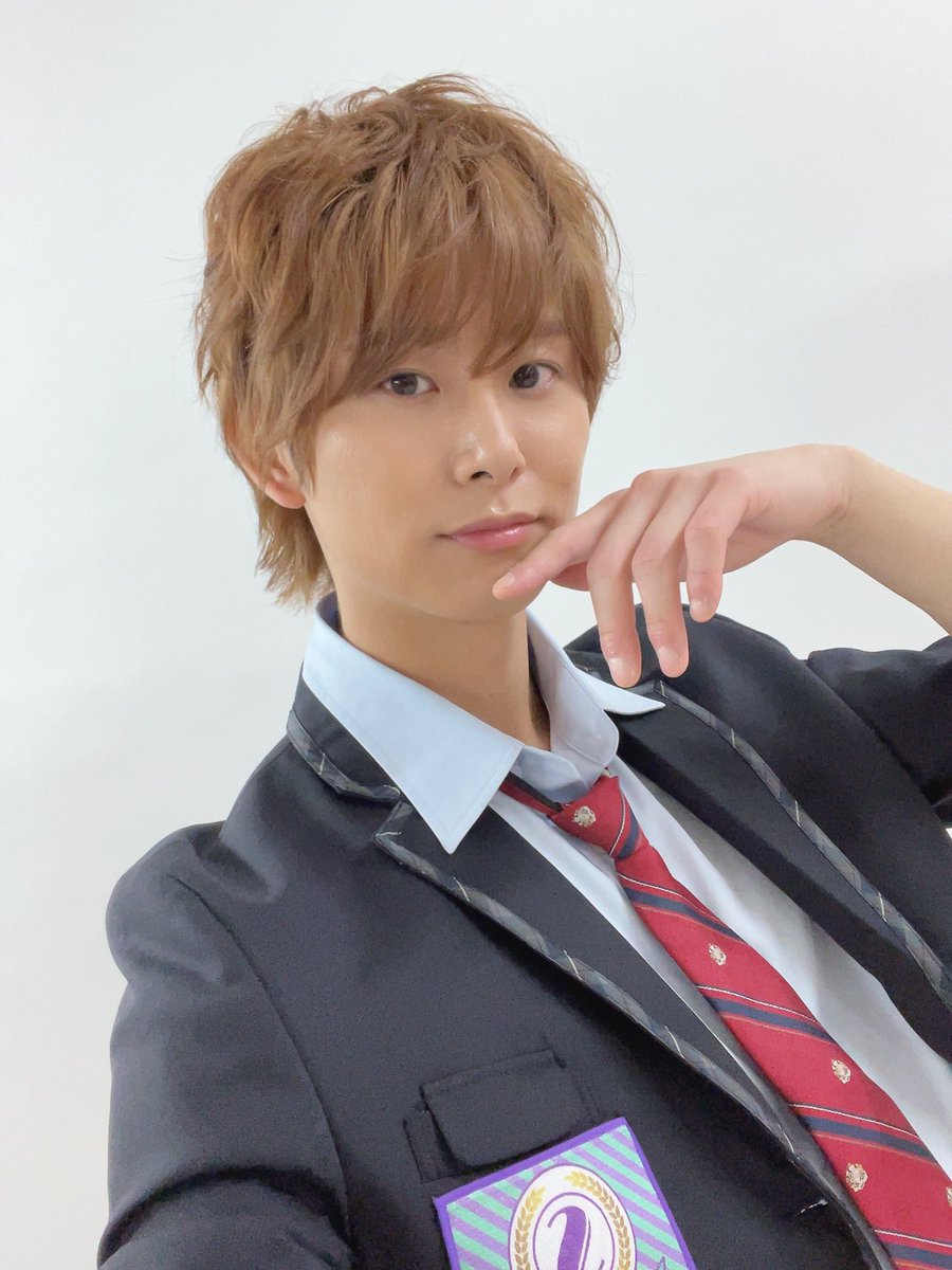 ksfa79's tweet photo. 舞台「オオカミの誘惑」
3日目、マチソワ公演にご来場くださった皆様、ありがとうございました！！
あっという間に6公演🏍️
残り2日！
身体に溜まった疲れも力に変えて、走りきってみせる💪

なんだか各所で
ジェイ派か朝岡派かはたまた有馬派かの話題が盛り上がってるようですが。。

朝岡派だよね？😏 https://t.co/IJmqyGPwil